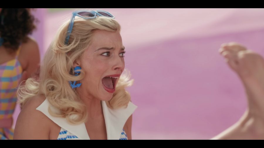 blue frame sunglasses - Margot Robbie) - Barbie (2023) Movie
