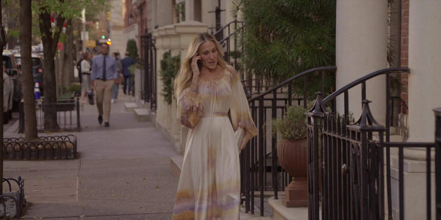tie dye kaftan long sleeved maxi dress - Sarah Jessica Parker (Carrie Bradshaw) - And Just Like That... TV Show