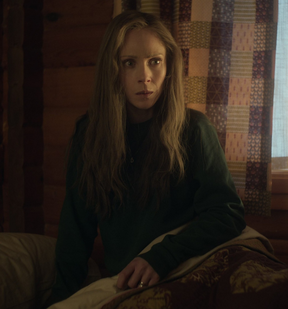 Green Sweatshirt Of Juno Temple As Dorothy Dot Lyon Nadine Bump In