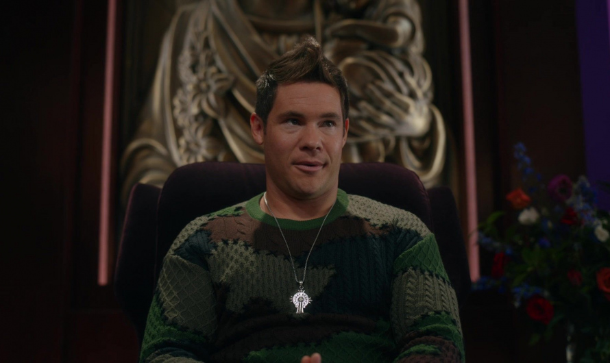 Knit Sweater of Adam DeVine as Kelvin Gemstone