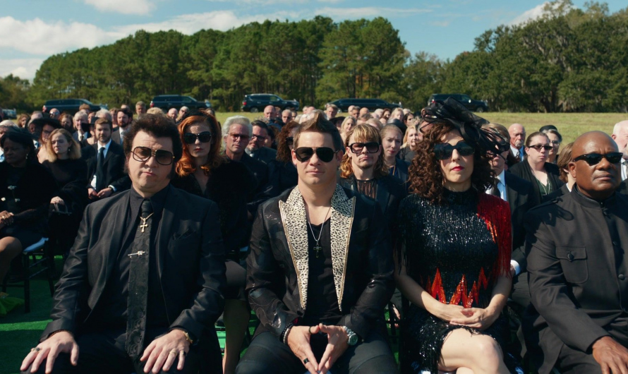 Leopard Notch Collar Black Blazer of Adam DeVine as Kelvin Gemstone