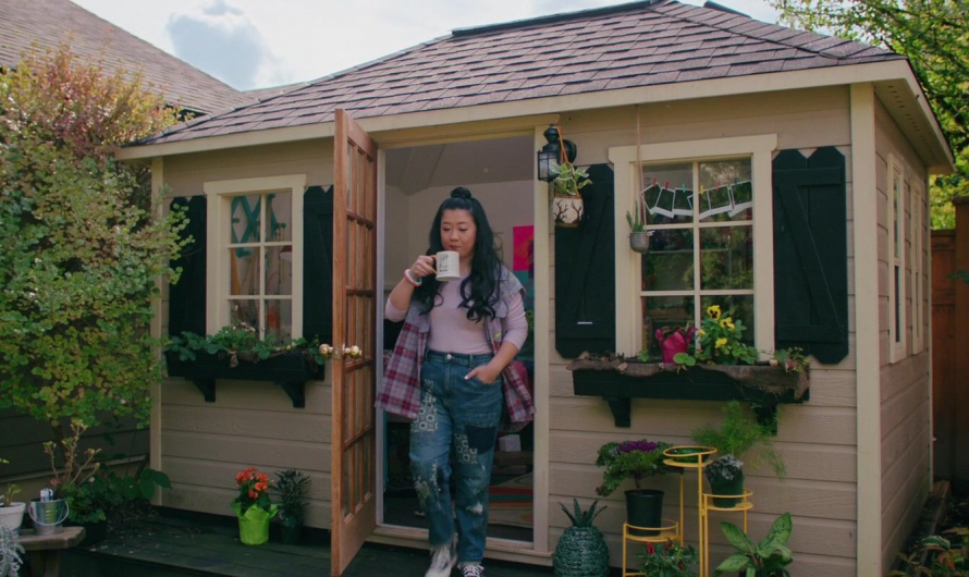 Boyfriend Patchwork Jeans Worn by Sherry Cola as Lolo Chen