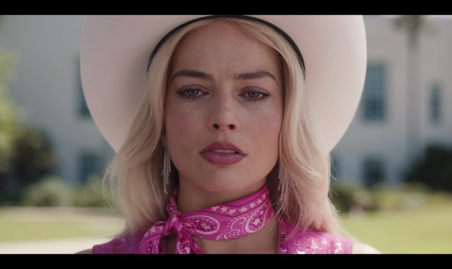 Stars Print Pink Neck Scarf Worn by Margot Robbie