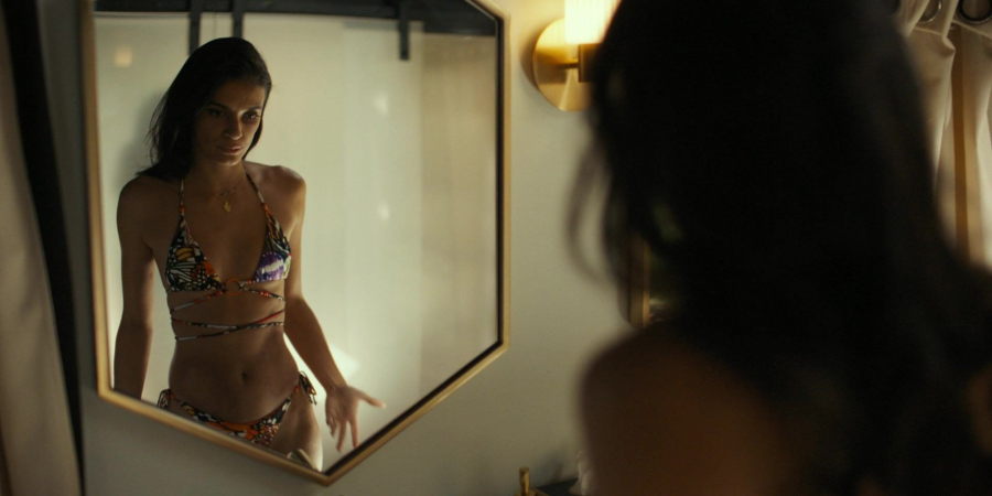 Two Piece Bikini Swimsuit Worn by Laysla De Oliveira as Cruz Manuelos
