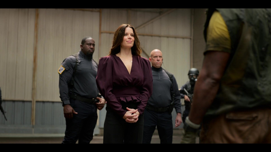 v-neck long sleeve pleated top - Neve Campbell (Raven) - Twisted Metal TV Show