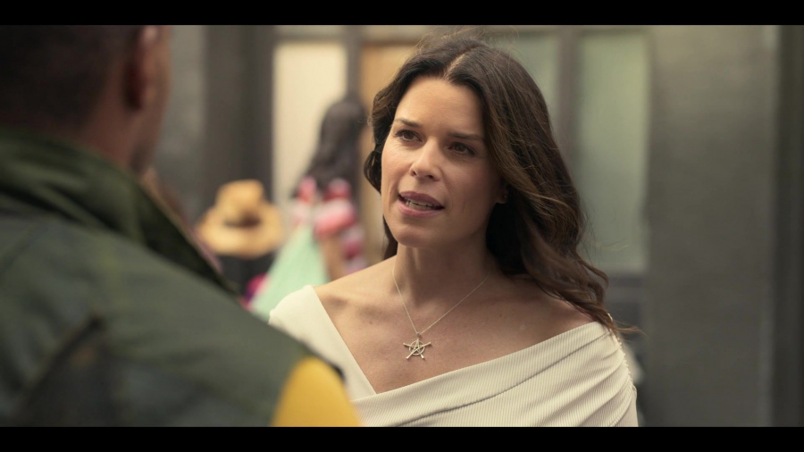 Pentagram Necklace of Neve Campbell as Raven