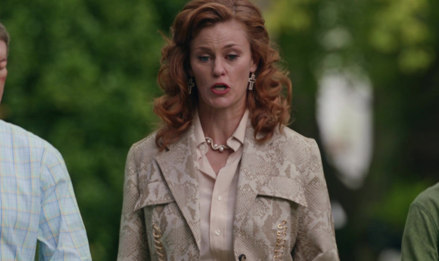 Chunky Cross Drop Hoop Earrings of Cassidy Freeman as Amber