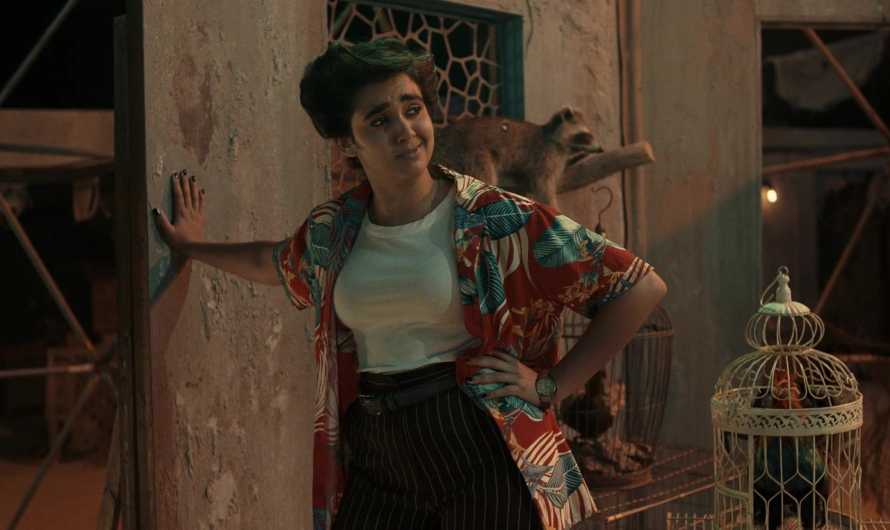 Hawaiian Style Button-Up Short Sleeve Shirt Worn by Geraldine Viswanathan