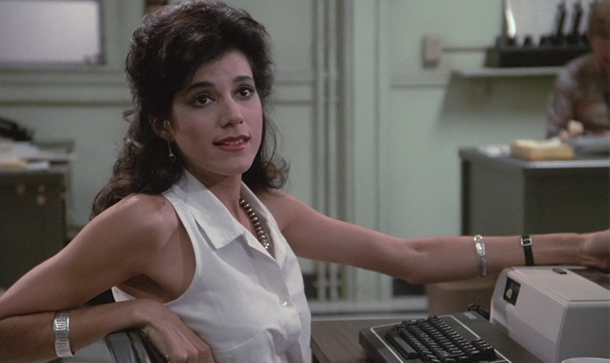 White Sleeveless Shirt Worn by Saundra Santiago as Detective Regina “Gina” Navarro Calabrese