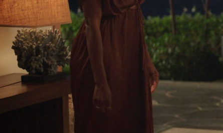 Long Brown Dress of Yvonne Orji as Emily Outfit Vacation Friends 2 (2023) Movie