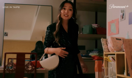 Chain Crossbody Bag of Chelsea Zhang as Sophie Ha Outfit Love in Taipei (2023) Movie