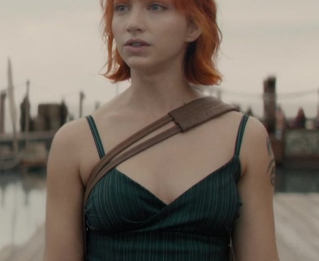 Emerald Green Strappy Tank Top of Emily Rudd as Nami