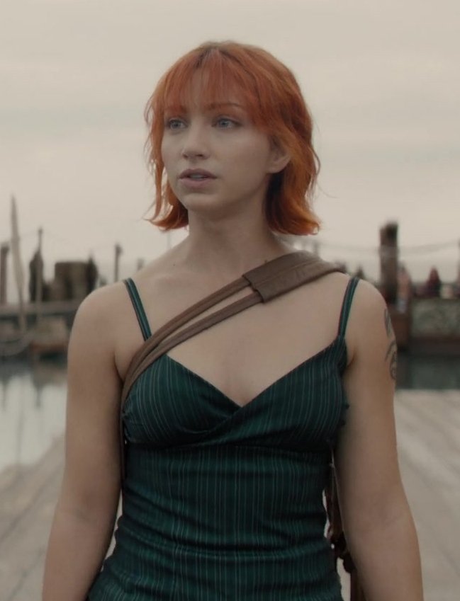 Emerald Green Strappy Tank Top of Emily Rudd as Nami