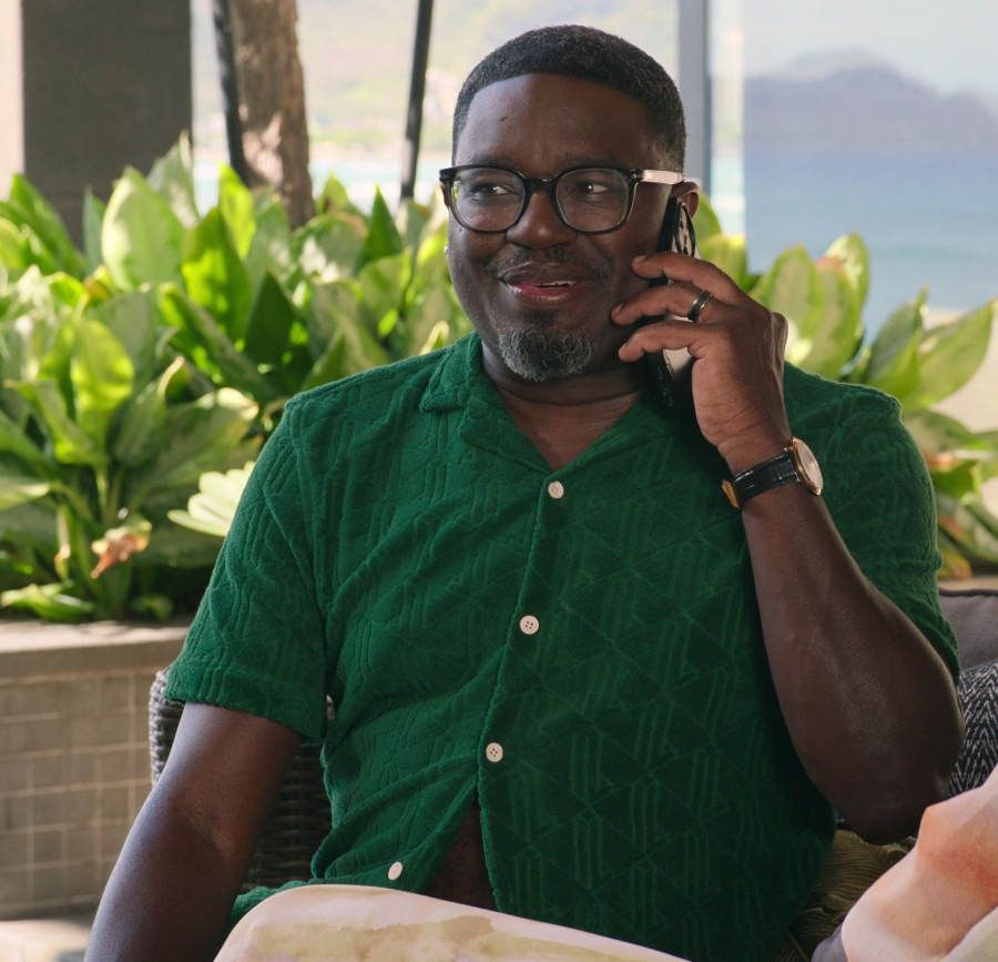 green polo shirt - Lil Rel Howery (Marcus) - Vacation Friends 2 (2023) Movie