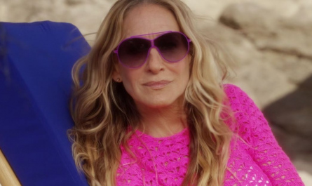 Bright Clover Aviator Sunglasses of Sarah Jessica Parker as Carrie Bradshaw Outfit And Just Like That... TV Show