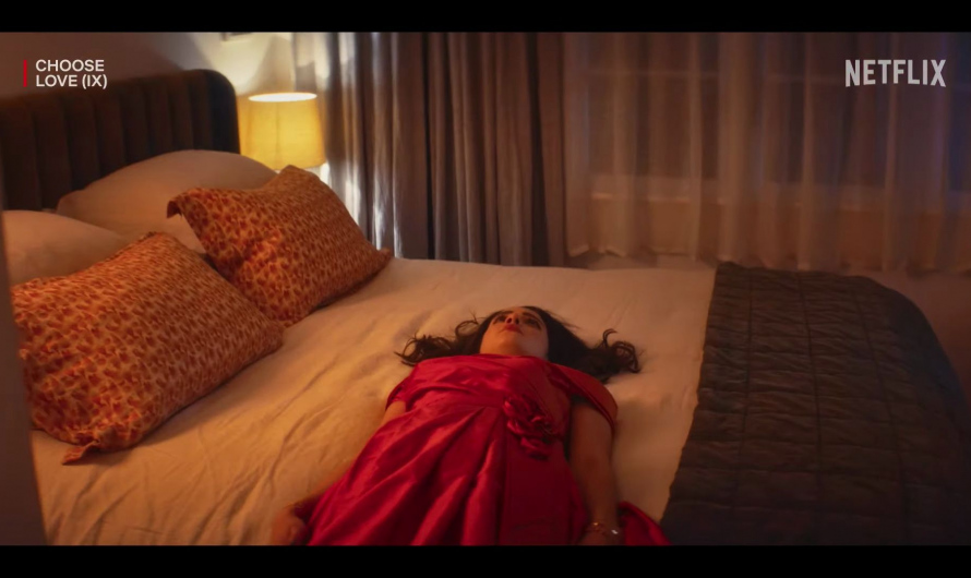 Red Evening Dress of Laura Marano as Cami
