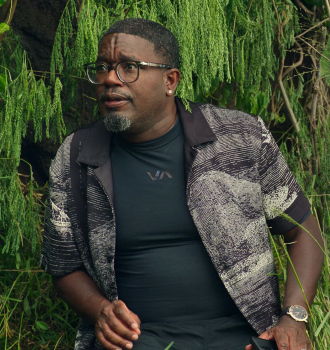 Black and White Printed Short Sleeve Shirt Worn by Lil Rel Howery as Marcus Outfit Vacation Friends 2 (2023) Movie