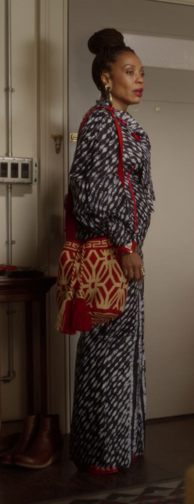 Mochila Bag of Karen Pittman as Dr. Nya Wallace