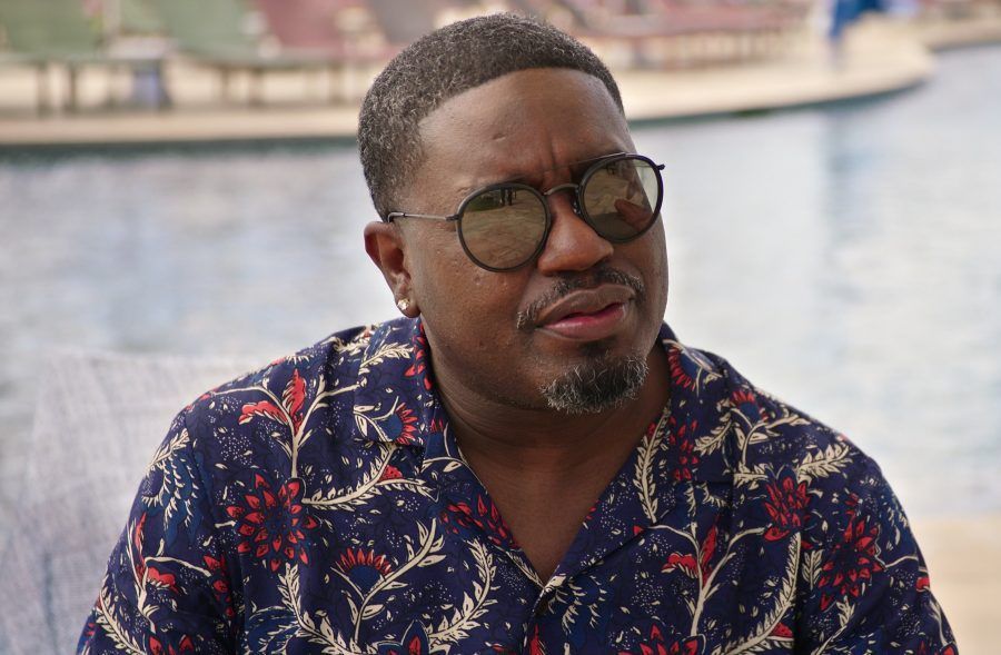 round double bridge sunglasses - Lil Rel Howery (Marcus) - Vacation Friends 2 (2023) Movie