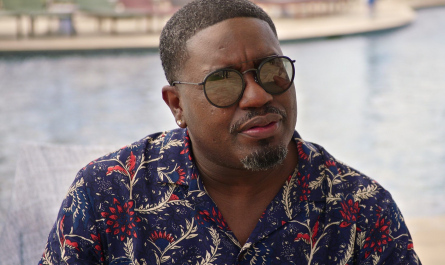 Round Double Bridge Sunglasses of Lil Rel Howery as Marcus Outfit Vacation Friends 2 (2023) Movie
