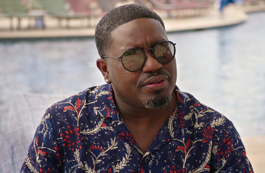 Round Double Bridge Sunglasses of Lil Rel Howery as Marcus