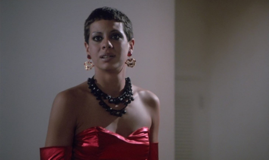 Black Necklace of Phanie Napoli as Angelina Madeira
