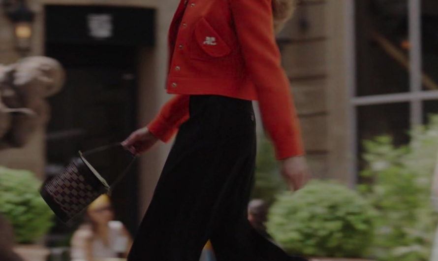 Black Wide Pants of Lily Collins as Emily Cooper