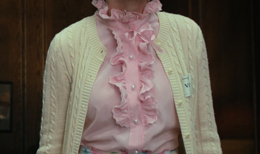 Yellow Knitted Cardigan Sweater of Maya Hawke as Robin Buckley