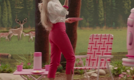 High-Waisted Capri Pants Worn by Margot Robbie Outfit Barbie (2023) Movie
