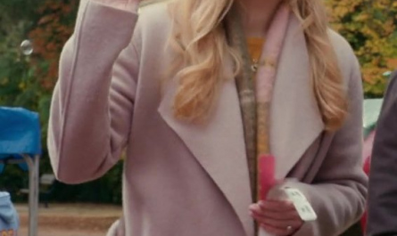Brown Leather Sholder Bag of Alexandra Breckenridge as Mel Monroe Outfit Virgin River TV Show