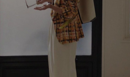 White High-Waisted Pants of Philippine Leroy-Beaulieu as Sylvie Outfit Emily in Paris TV Show