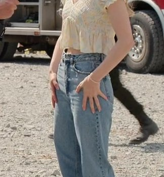 Light Blue High Waisted Jeans Worn by Sarah Dugdale as Lizzie Outfit Virgin River TV Show