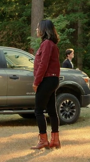 Brown Leather Boots Worn by Kandyse McClure as Kaia