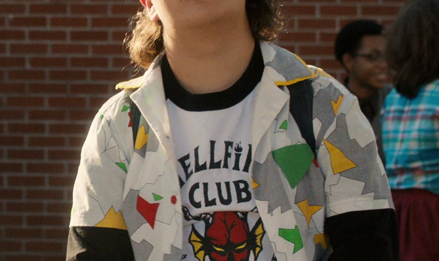 Graphic Printed Shirt of Gaten Matarazzo as Dustin Henderson
