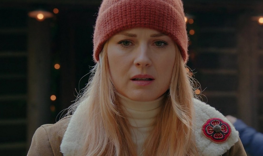 Red Knit Beanie of Alexandra Breckenridge as Mel Monroe