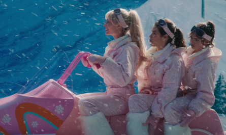 Ski Wear of Margot Robbie Outfit Barbie (2023) Movie