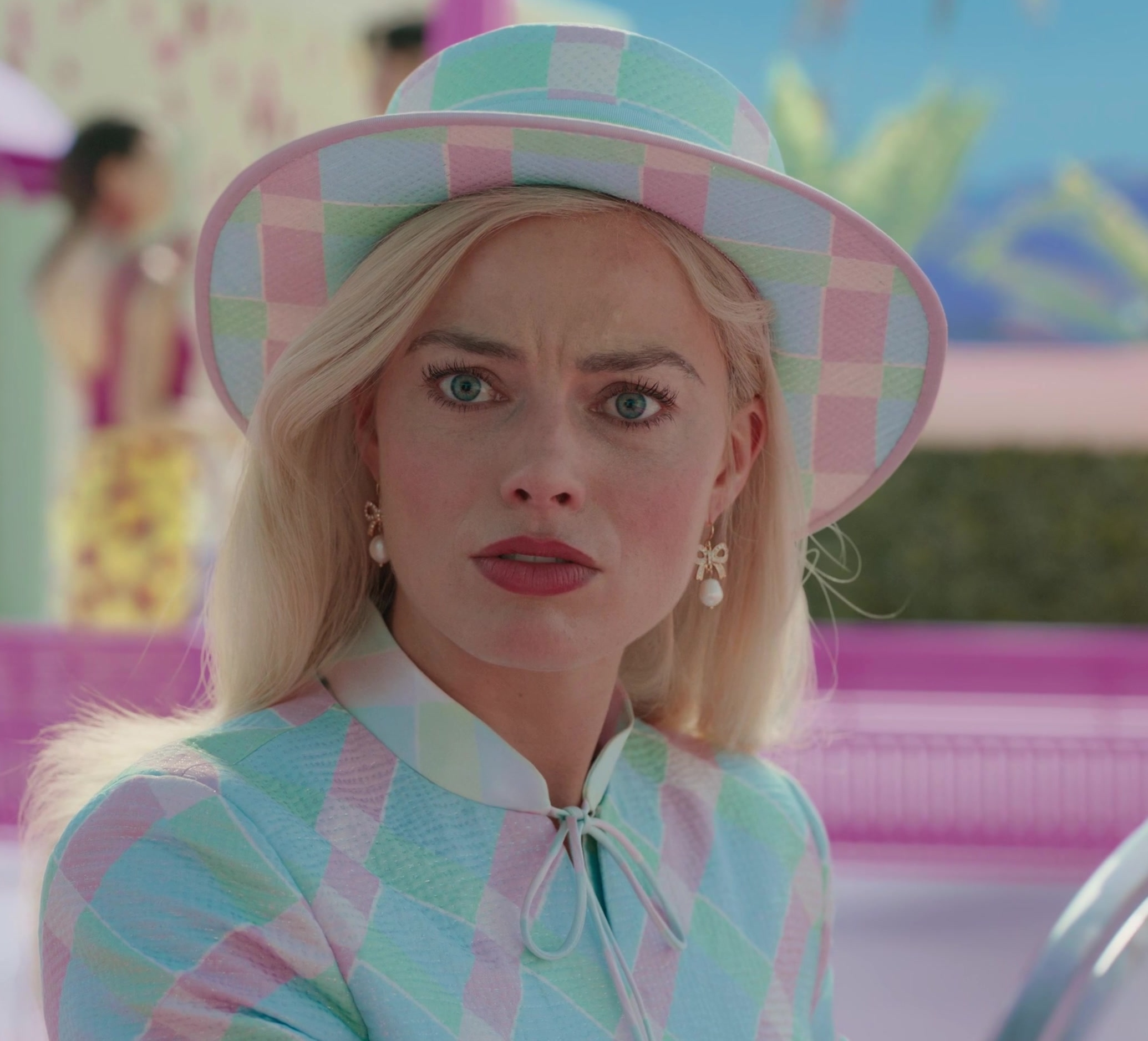 Multicolor Hat of Margot Robbie