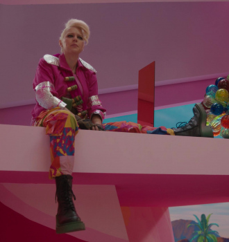 Black Boots with Green Sole Worn by Kate McKinnon Outfit Barbie (2023) Movie