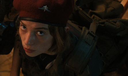 Wool Beret Worn by Maya Hawke as Robin Buckley Outfit Stranger Things TV Show