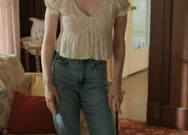 Floral Puff Sleeve Peplum Crop Top Worn by Sarah Dugdale as Lizzie Outfit Virgin River TV Show