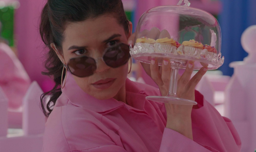 Hexagon Sunglasses of America Ferrera as Gloria