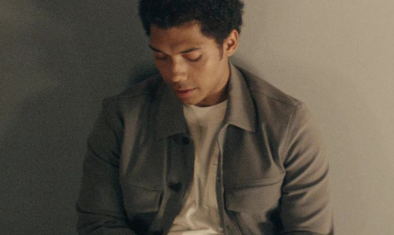 Grey Cashmere Overshirt of Chance Perdomo as Andre Anderson Outfit Gen V TV Show