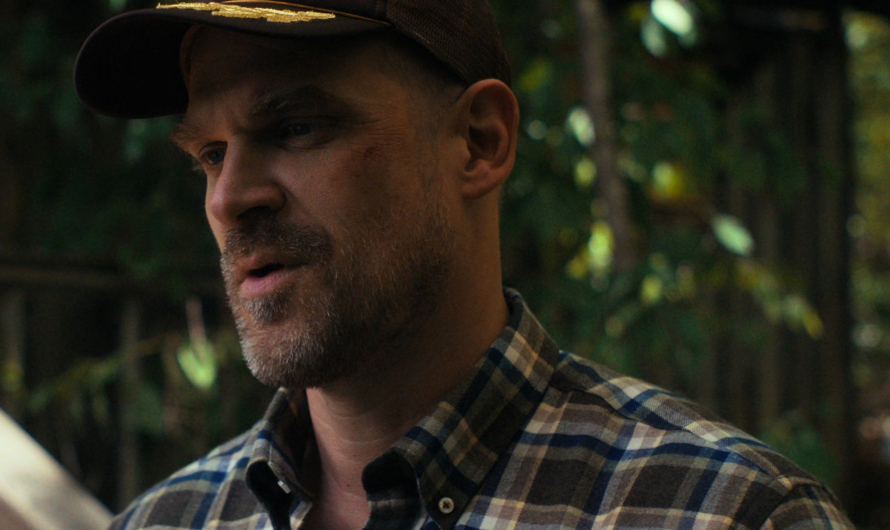 Cap with a Gold Leaf Insignia on the Brim of David Harbour as Jim Hopper