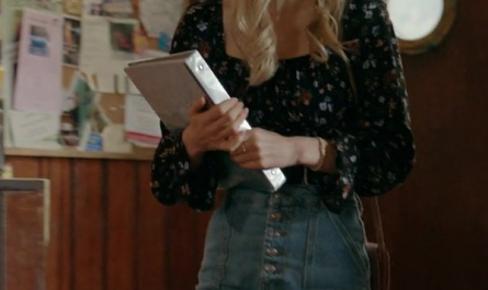 Light Blue Button Front Cotton Denim Skirt Worn by Sarah Dugdale as Lizzie Outfit Virgin River TV Show
