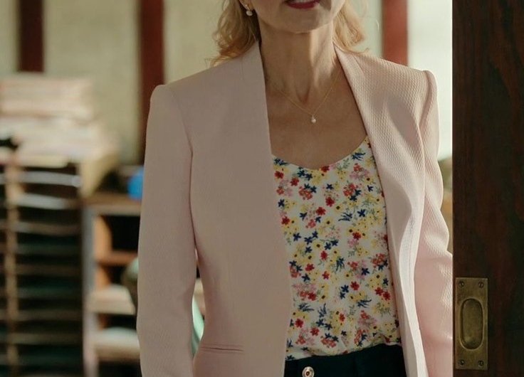 Floral Print Top of Teryl Rothery as Muriel St. Claire