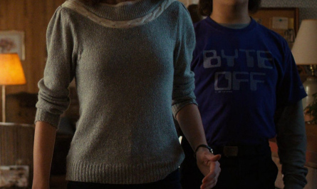 Grey Sweater of Natalia Dyer as Nancy Wheeler Outfit Stranger Things TV Show
