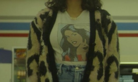 #1049 Wardrobe Item – Doom Patrol Season 4 Episode 7 (Timecode – H00M17S28)
