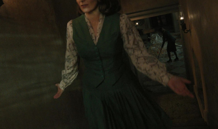 #1102 Wardrobe Item – A Haunting in Venice (2023) (Timecode – H00M18S21)