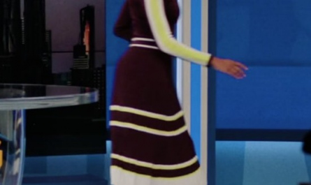 #1134 Wardrobe Item – The Morning Show Season 3 Episode 8 (Timecode – H00M18S53)