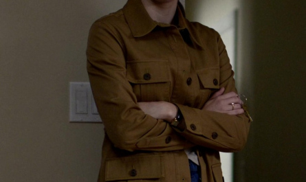 #127 Wardrobe Item – Bosch – Legacy Season 2 Episode 4 (Timecode – H00M02S06)